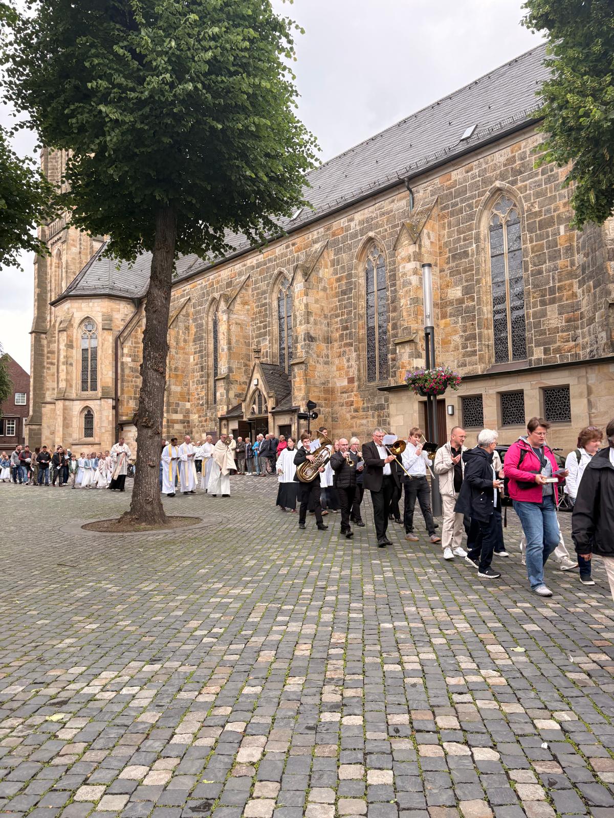 Fronleichnam verbindet Generationen